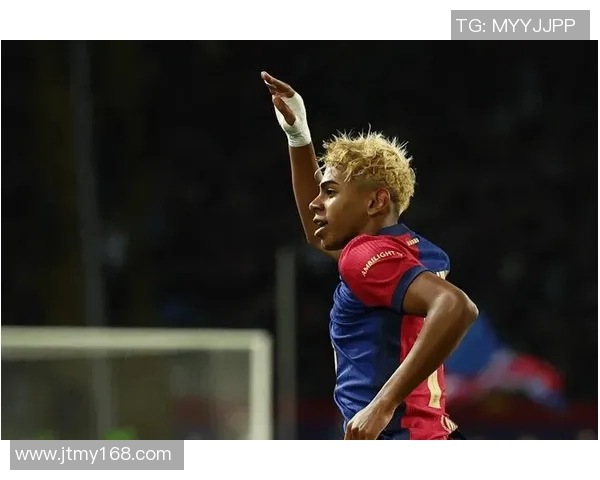 足球明星光芒渐隐新时代球员崛起的背后与未来趋势分析 足球明星光芒渐隐新时代球员崛起的背后与未来趋势分析