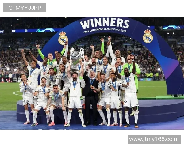 世界最小足球球星成长历程与传奇故事揭秘