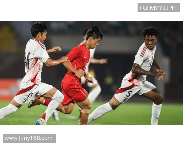 最新足球新星高清图片素材集 展现年轻球员风采与激情 最新足球新星高清图片素材集 展现年轻球员风采与激情